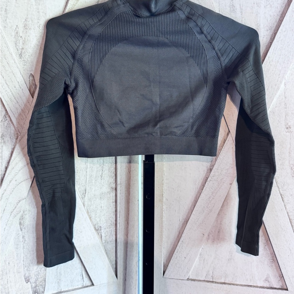 Alphalete Women's Ozone High Neck in Carbon - Picture 6 of 6